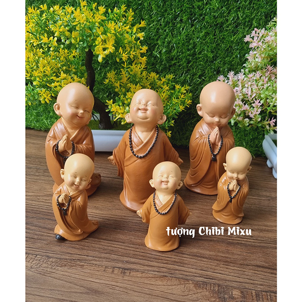 Bộ 03 chú tiểu yêu đời - mẫu áo nâu đeo chuỗi size 13cm